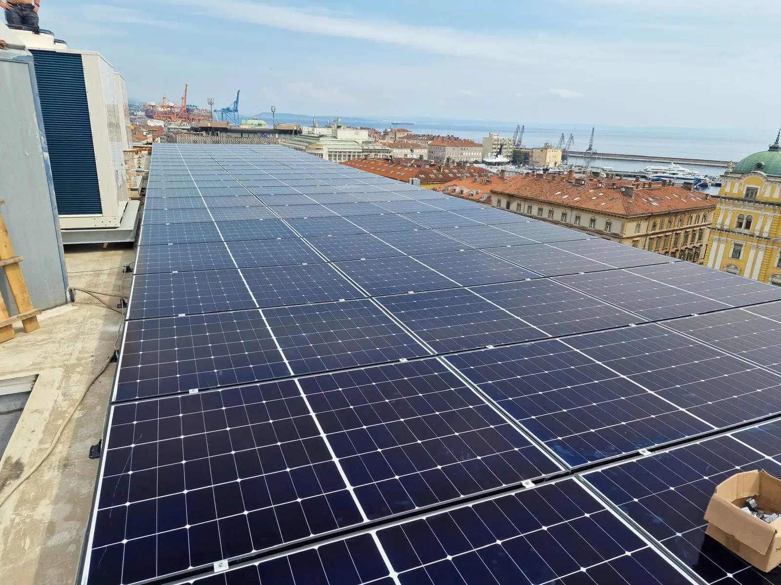 Solarna elektrana 36kW Rijeka Korzo Erste Banka za samoopskrbu